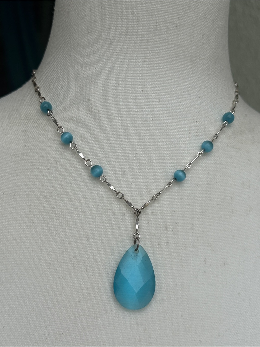 Vintage Avon NRT necklace
